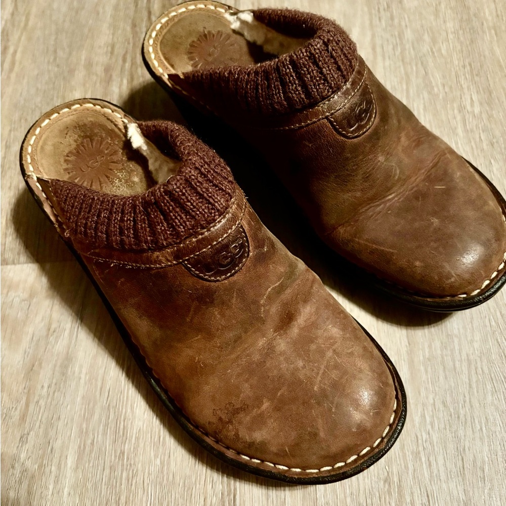 UGG Gael slip on mules size 8